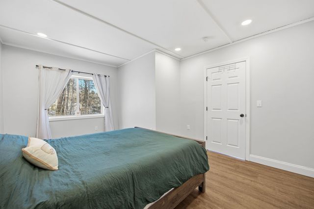 61 Crescent Drive, Barnstead, NH 03225