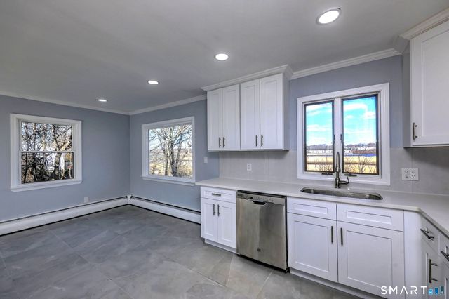 206 Bridgeview Place, Stratford, CT 06614