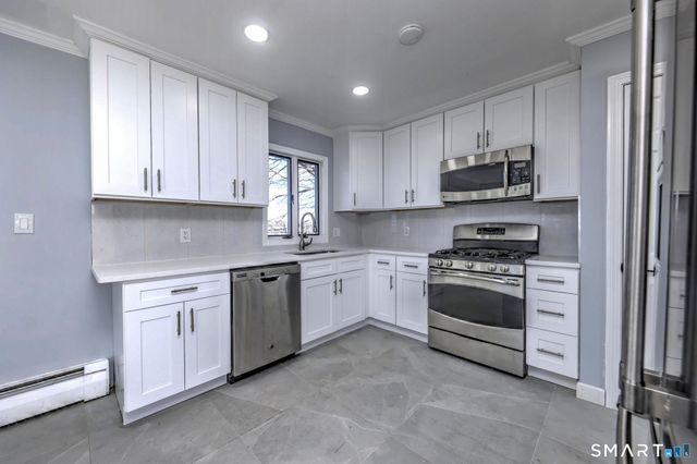 206 Bridgeview Place, Stratford, CT 06614