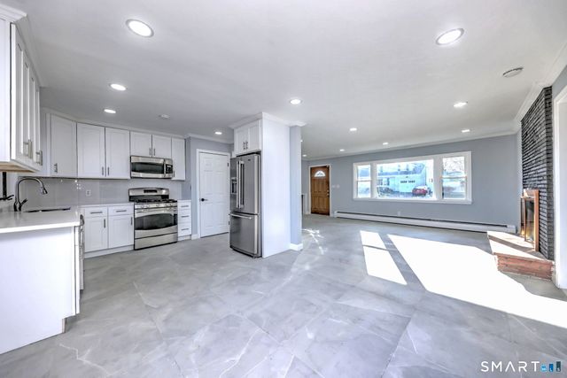 206 Bridgeview Place, Stratford, CT 06614