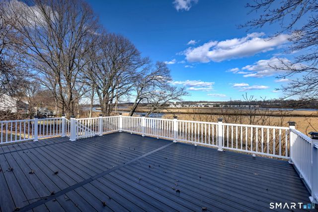 206 Bridgeview Place, Stratford, CT 06614