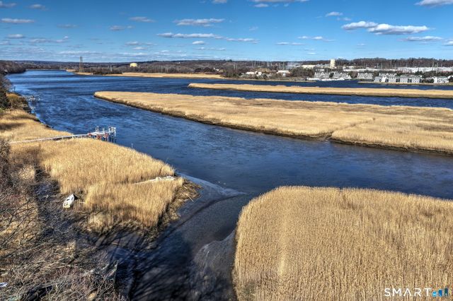 206 Bridgeview Place, Stratford, CT 06614