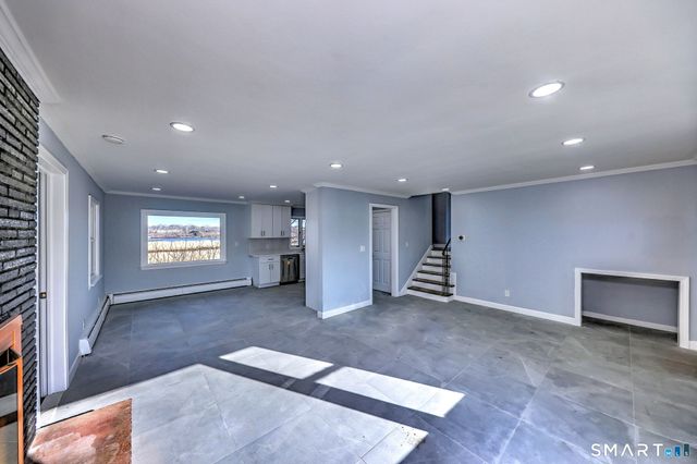 206 Bridgeview Place, Stratford, CT 06614