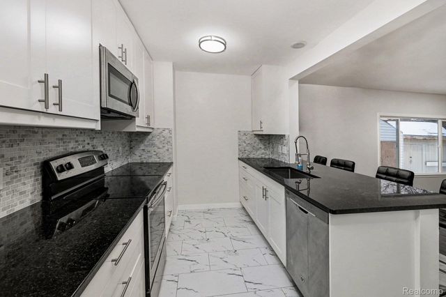 4223 KEENE Drive, Burton, MI 48439