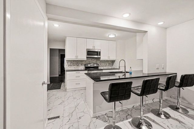 4223 KEENE Drive, Burton, MI 48439