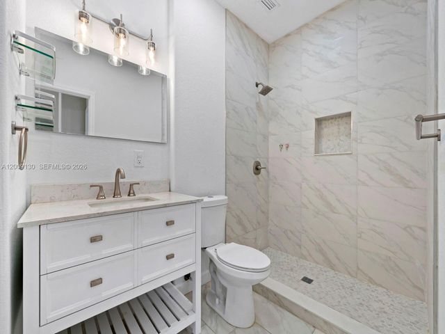 704 SE 14th Pl, Homestead, FL 33033