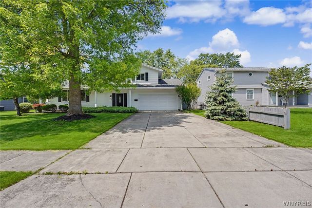 142 Dalewood Drive, Amherst, NY 14228