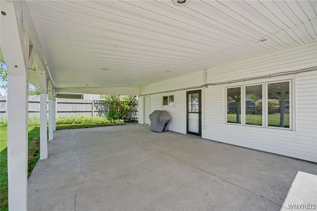 142 Dalewood Drive, Amherst, NY 14228