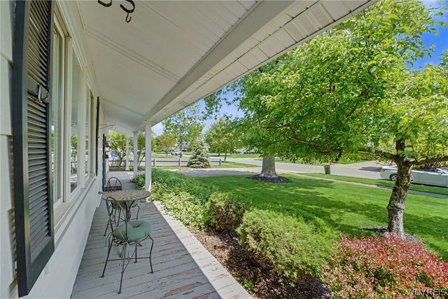 142 Dalewood Drive, Amherst, NY 14228