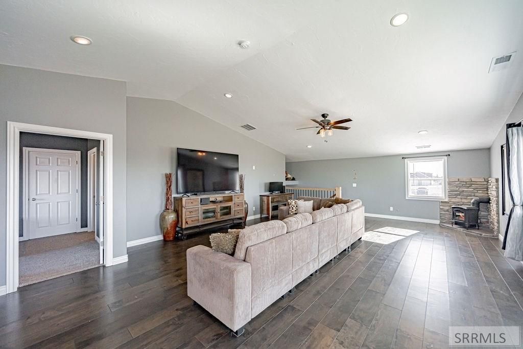 Image 10 of property listing at 475 S 4000 W, Rexburg, ID 83440