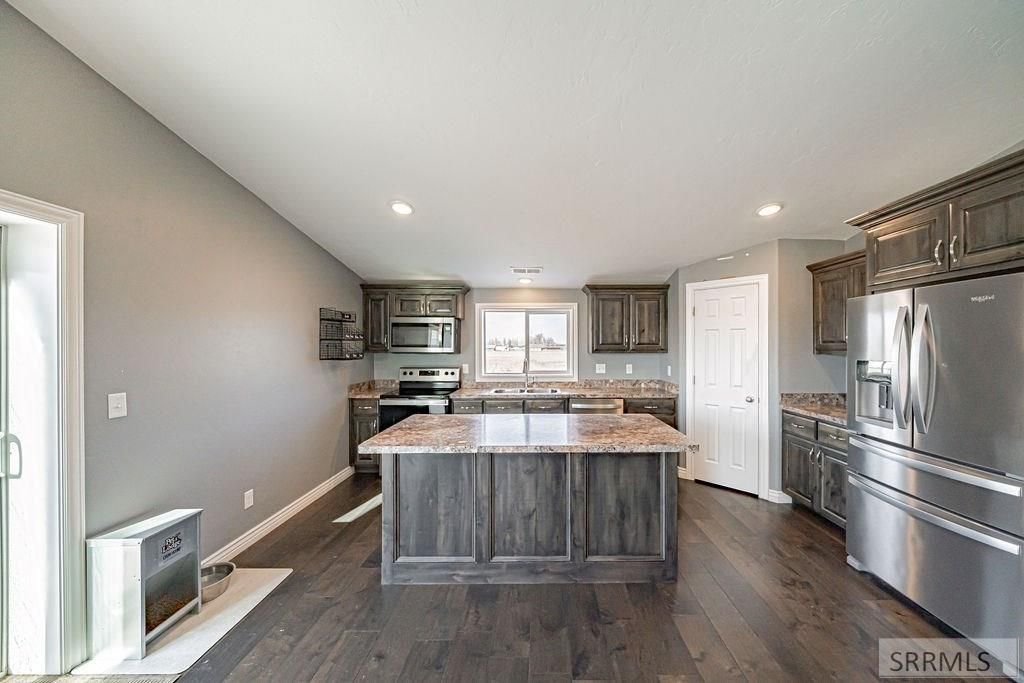 Image 11 of property listing at 475 S 4000 W, Rexburg, ID 83440