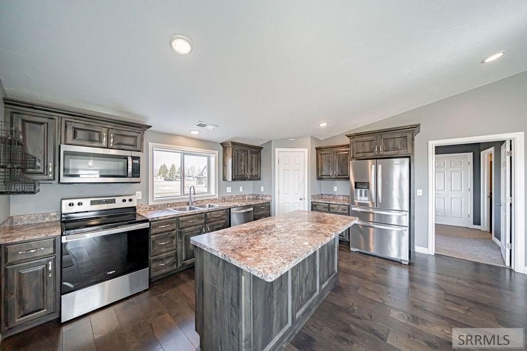 Image 12 of property listing at 475 S 4000 W, Rexburg, ID 83440