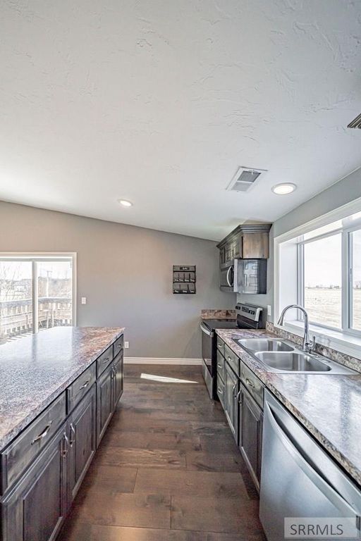 Image 15 of property listing at 475 S 4000 W, Rexburg, ID 83440