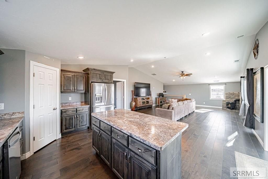 Image 16 of property listing at 475 S 4000 W, Rexburg, ID 83440