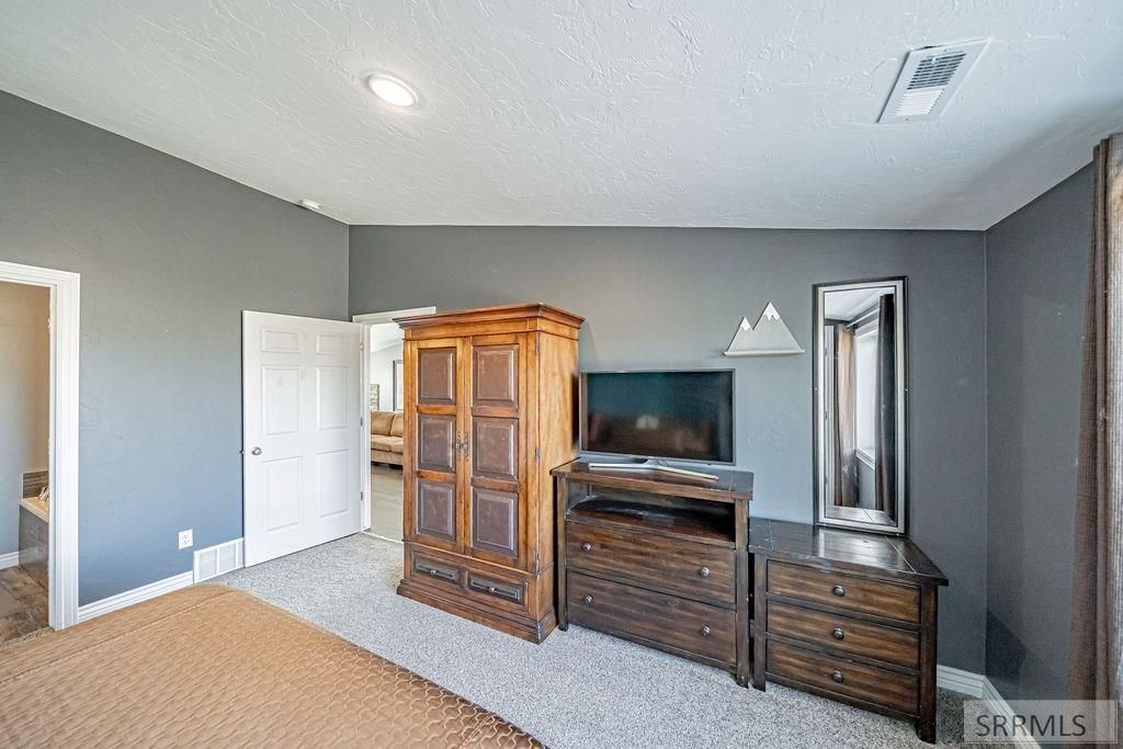 Image 19 of property listing at 475 S 4000 W, Rexburg, ID 83440