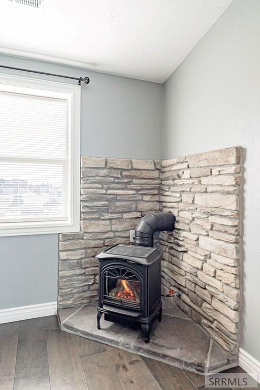 Image 7 of property listing at 475 S 4000 W, Rexburg, ID 83440