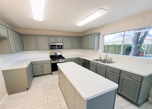 245 N Ranch House Road, Angleton, TX 77515