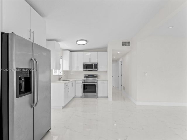 3231 NW 48th Ter, Miami, FL 33142