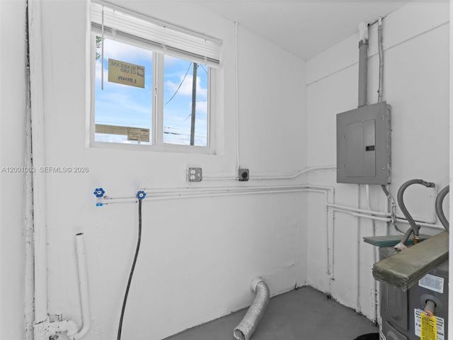 3231 NW 48th Ter, Miami, FL 33142