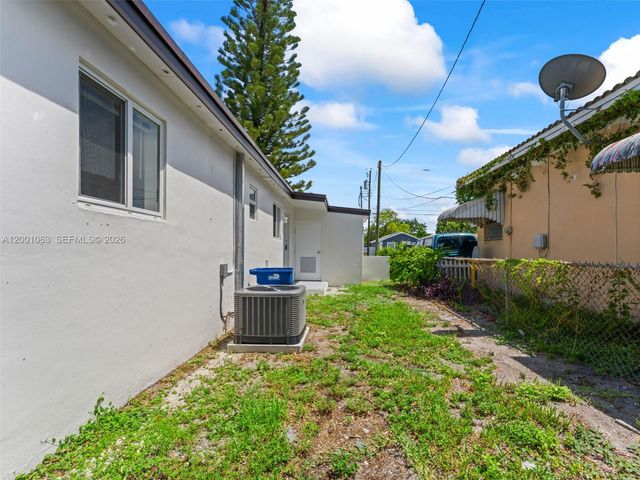 3231 NW 48th Ter, Miami, FL 33142