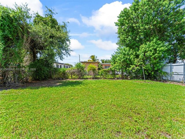 3231 NW 48th Ter, Miami, FL 33142