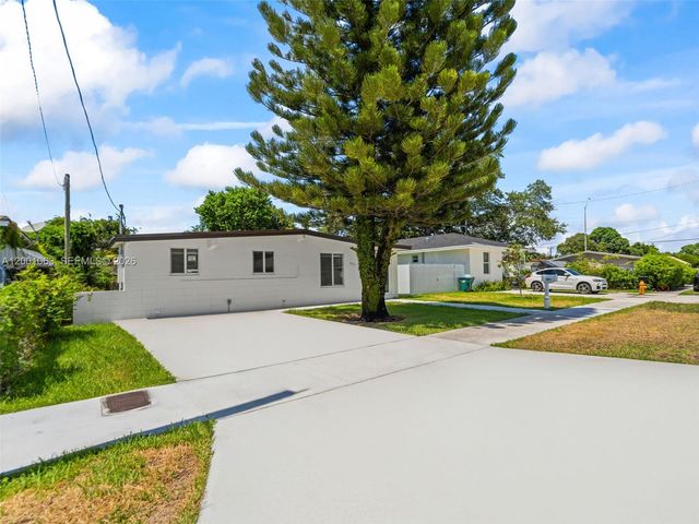 3231 NW 48th Ter, Miami, FL 33142