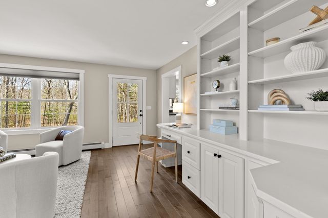 35 Winterberry Lane, Stratham, NH 03885
