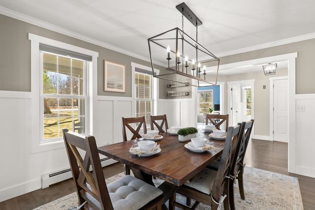 35 Winterberry Lane, Stratham, NH 03885