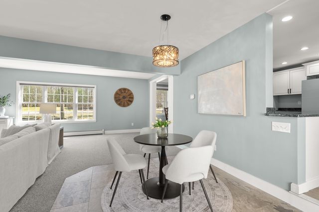 35 Winterberry Lane, Stratham, NH 03885