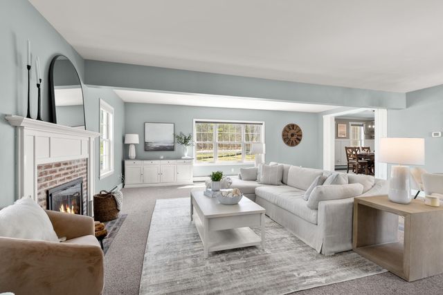 35 Winterberry Lane, Stratham, NH 03885