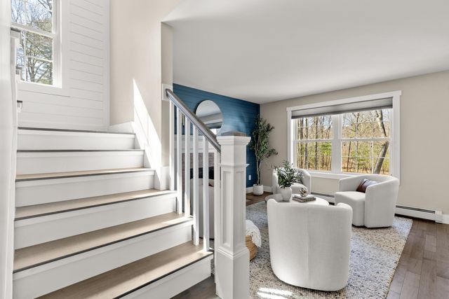 35 Winterberry Lane, Stratham, NH 03885