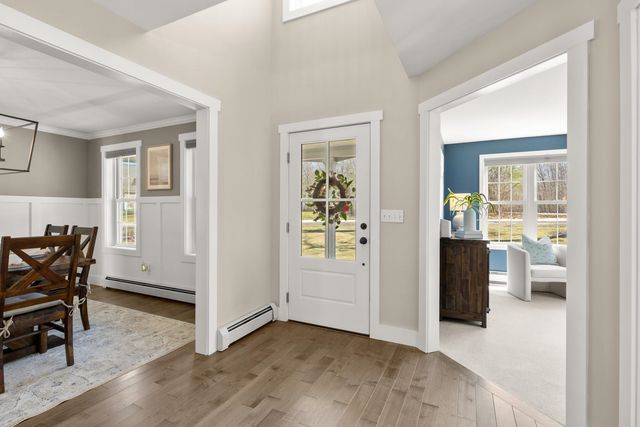 35 Winterberry Lane, Stratham, NH 03885