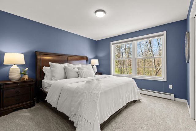 35 Winterberry Lane, Stratham, NH 03885
