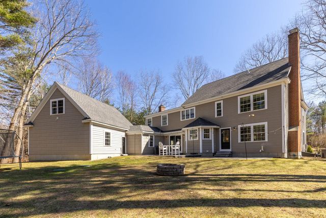 35 Winterberry Lane, Stratham, NH 03885