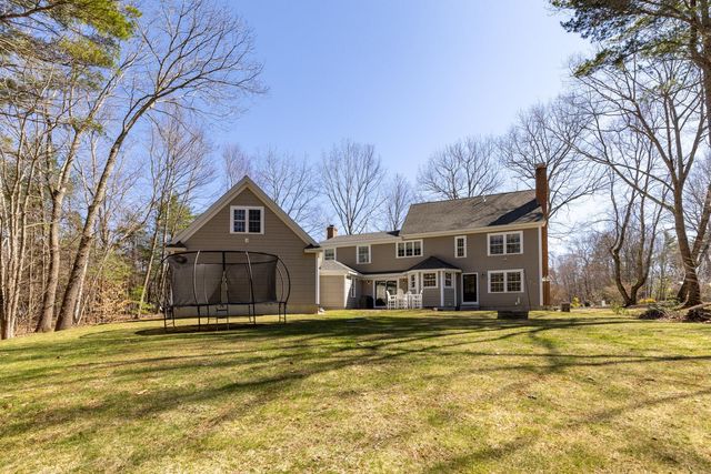 35 Winterberry Lane, Stratham, NH 03885