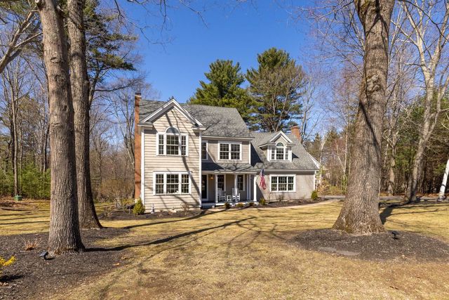35 Winterberry Lane, Stratham, NH 03885