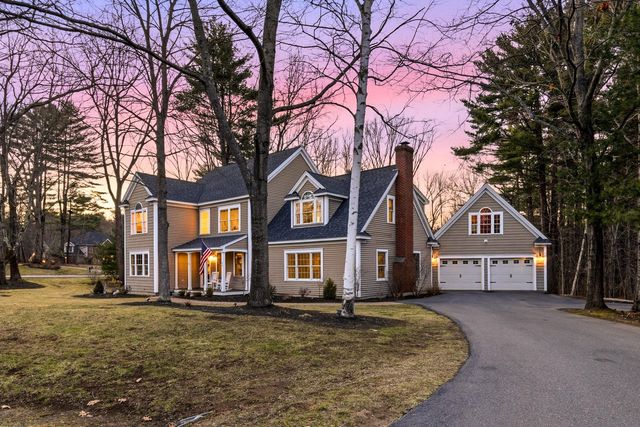 35 Winterberry Lane, Stratham, NH 03885