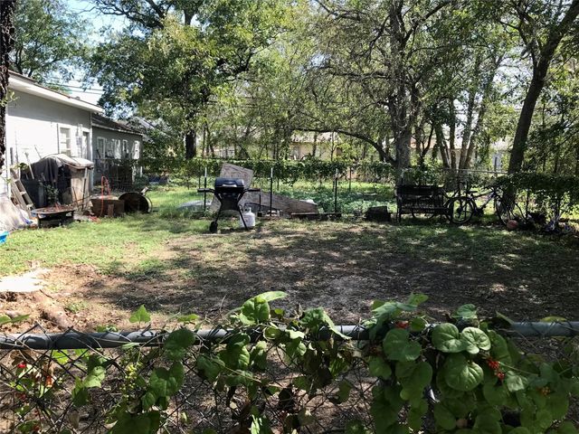 308 N San Marcos Street, Whitney, TX 76692