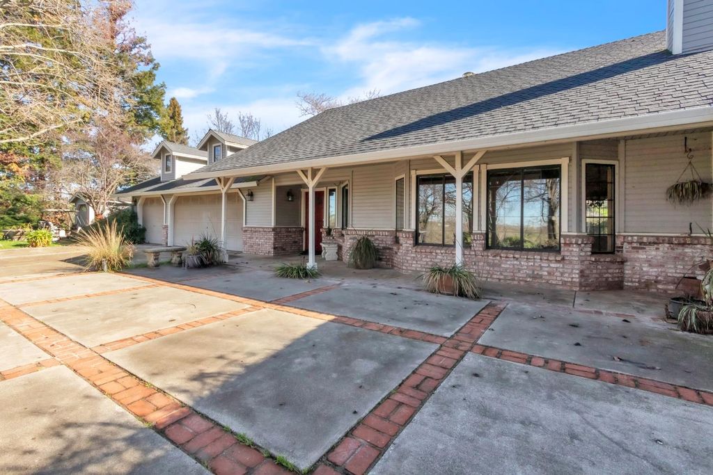 6330 Wise Rd, Auburn, CA 95603