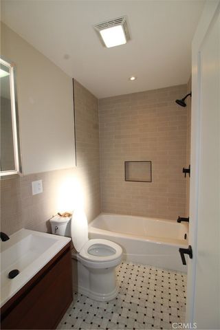 1224 3rd Avenue, Los Angeles, CA 90019