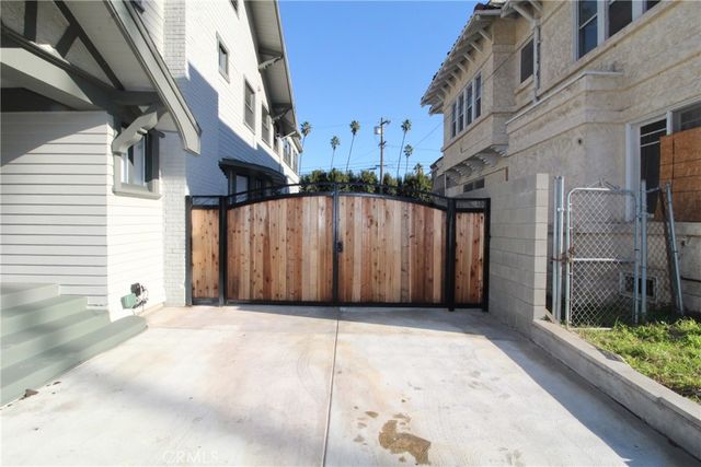 1224 3rd Avenue, Los Angeles, CA 90019