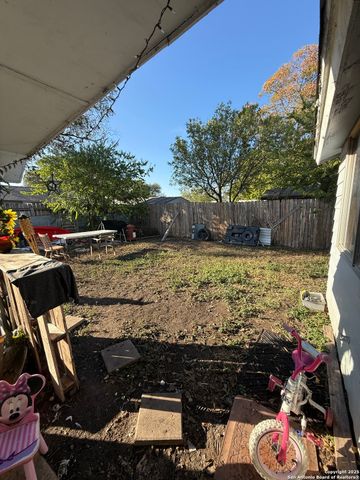 5914 Woodgreen, San Antonio, TX 78218