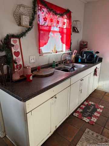 5914 Woodgreen, San Antonio, TX 78218