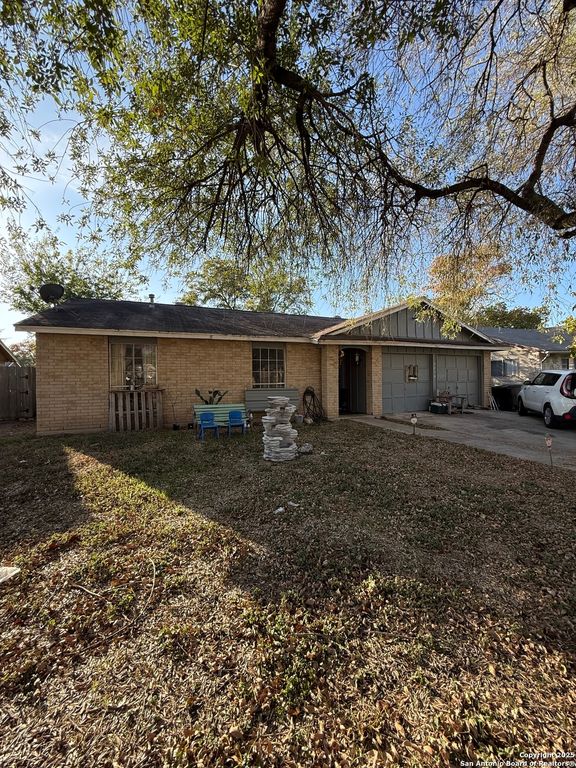 5914 Woodgreen, San Antonio, TX 78218