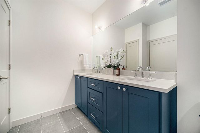 631 Woodland Drive 65, Dexter, MI 48130