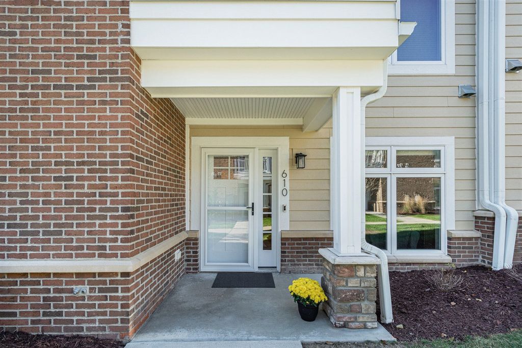 631 Woodland Drive 65, Dexter, MI 48130