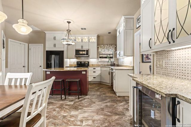 306 Oak Knoll, Boerne, TX 78006