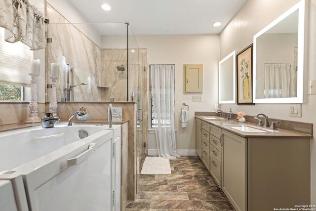 306 Oak Knoll, Boerne, TX 78006