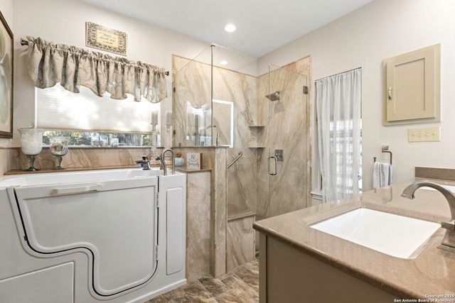 306 Oak Knoll, Boerne, TX 78006