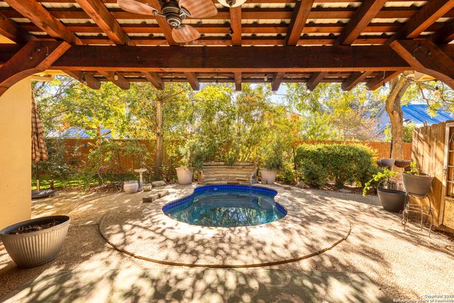 306 Oak Knoll, Boerne, TX 78006